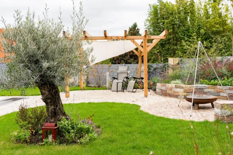 Pergola im Garten